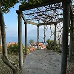 Oda ve Kahvaltı Frankie's House