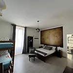 Frankie's House 3*