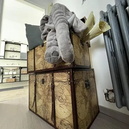 Frankie's House 3* Гиффа