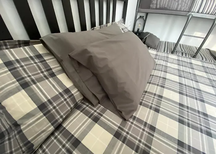 Frankie's House B&B 기파