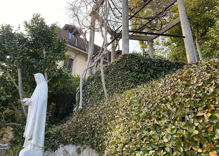 Nocleg ze śniadaniem Frankie's House Ghiffa