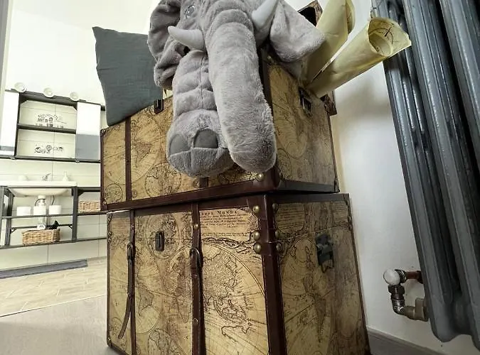 Frankie's House 3* Гиффа